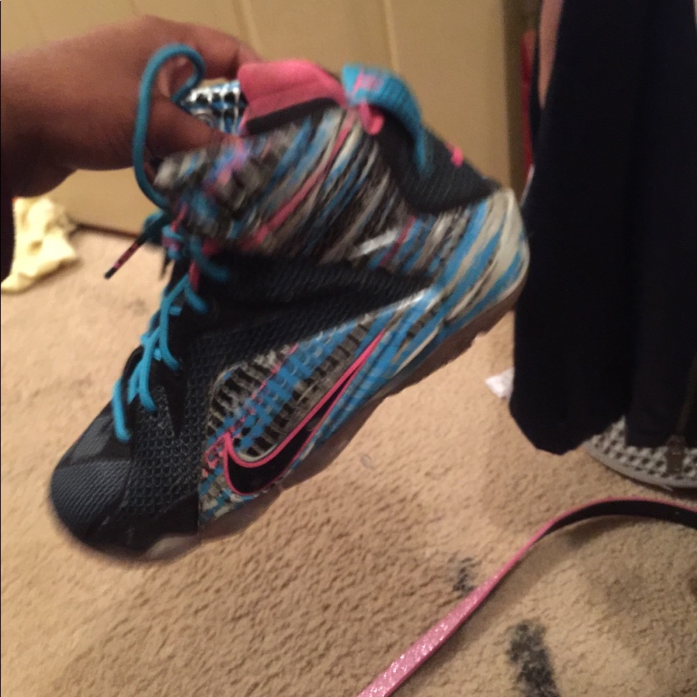 Nike shoes
